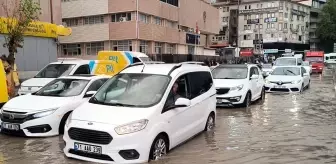 Kırıkkale'de Aniden Bastıran Sağanak Yaşamı Olumsuz Etkiledi