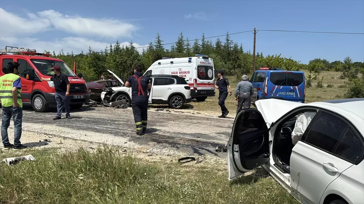 Kırklareli'nde Zincirleme Trafik Kazası: 4 Yaralı
