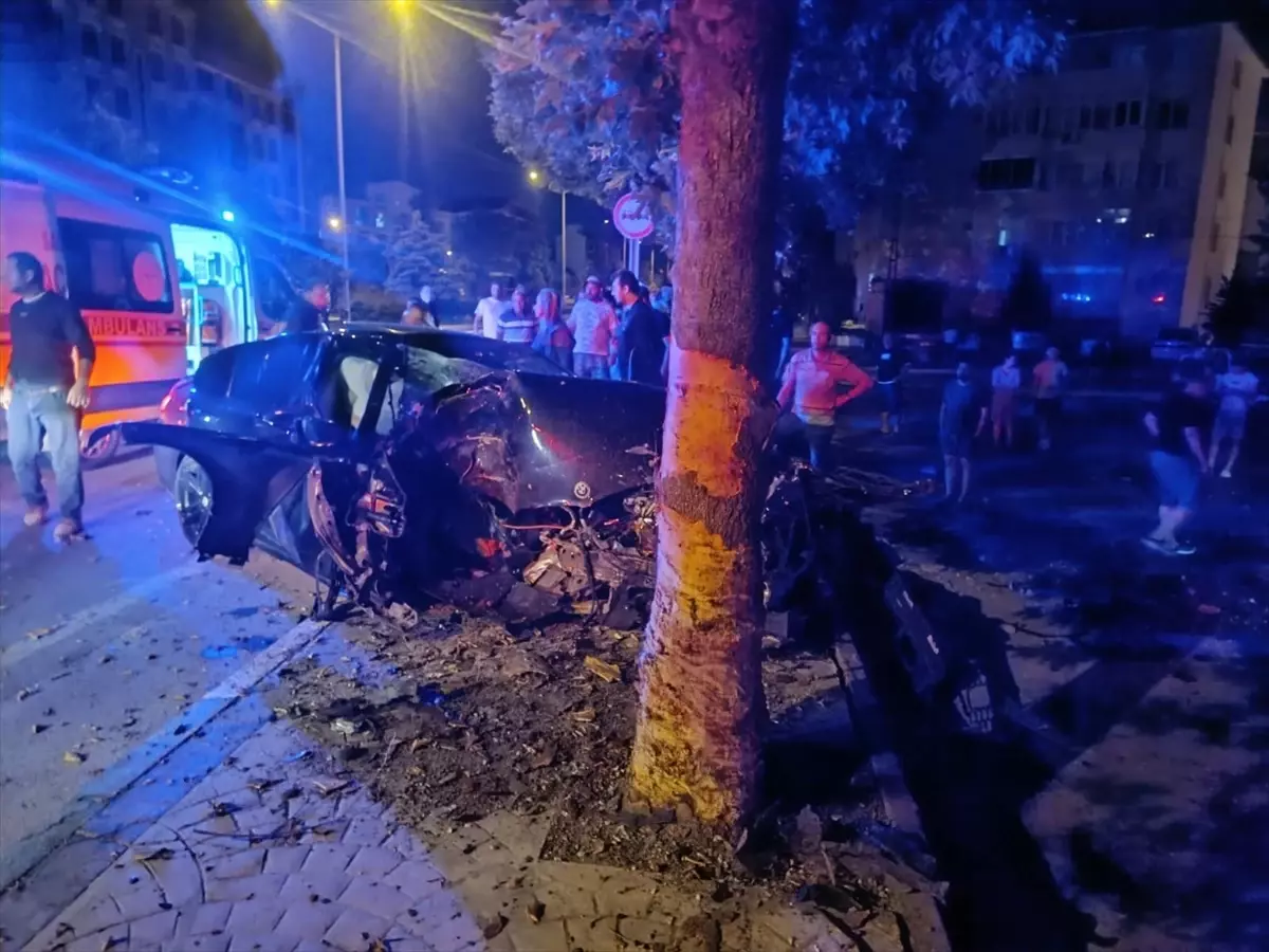 Kırklareli'nde Trafik Kazasında Bir Kişi Hayatını Kaybetti, Bir Kişi Yaralandı.