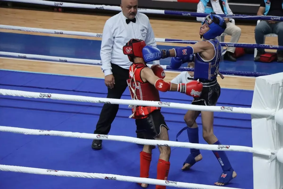 Kırklareli'nde Gençler Türkiye Muaythai Şampiyonası Başladı