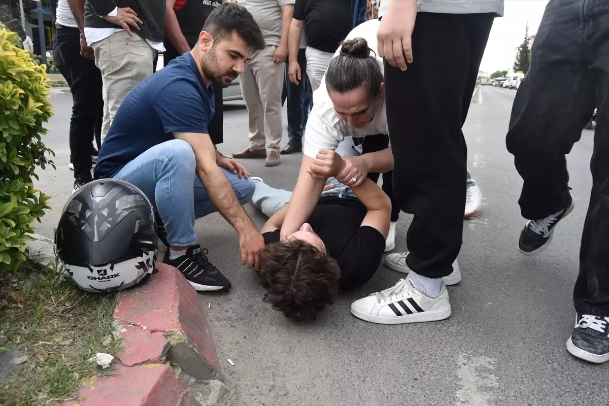 Lüleburgaz'da Motosiklet ile Otomobil Çarpıştı