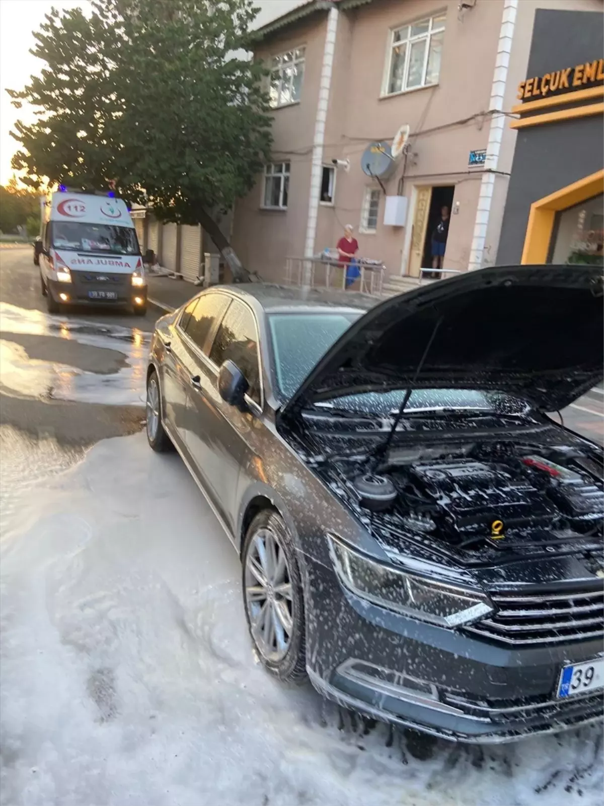 Kırklareli'nde Park Halindeki Otomobil Yangını Söndürüldü