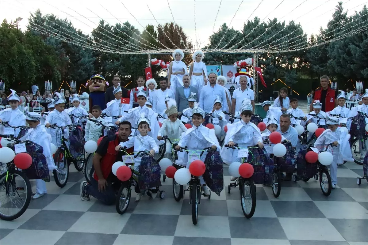 Kırklareli'nde 25 Çocuk İçin Sünnet Şöleni Düzenlendi