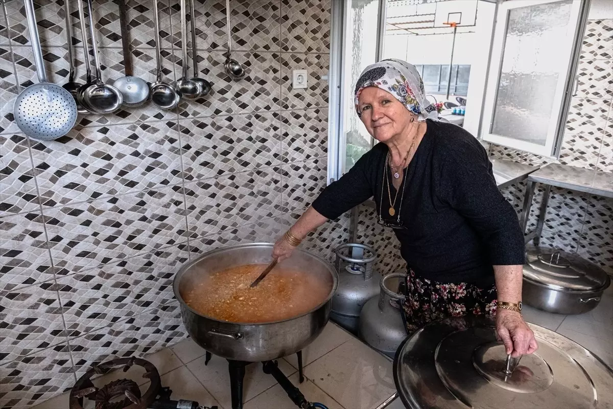 Kırklareli'nde Kadınlar Yağmur Dadalası Geleneğini Canlandırdı