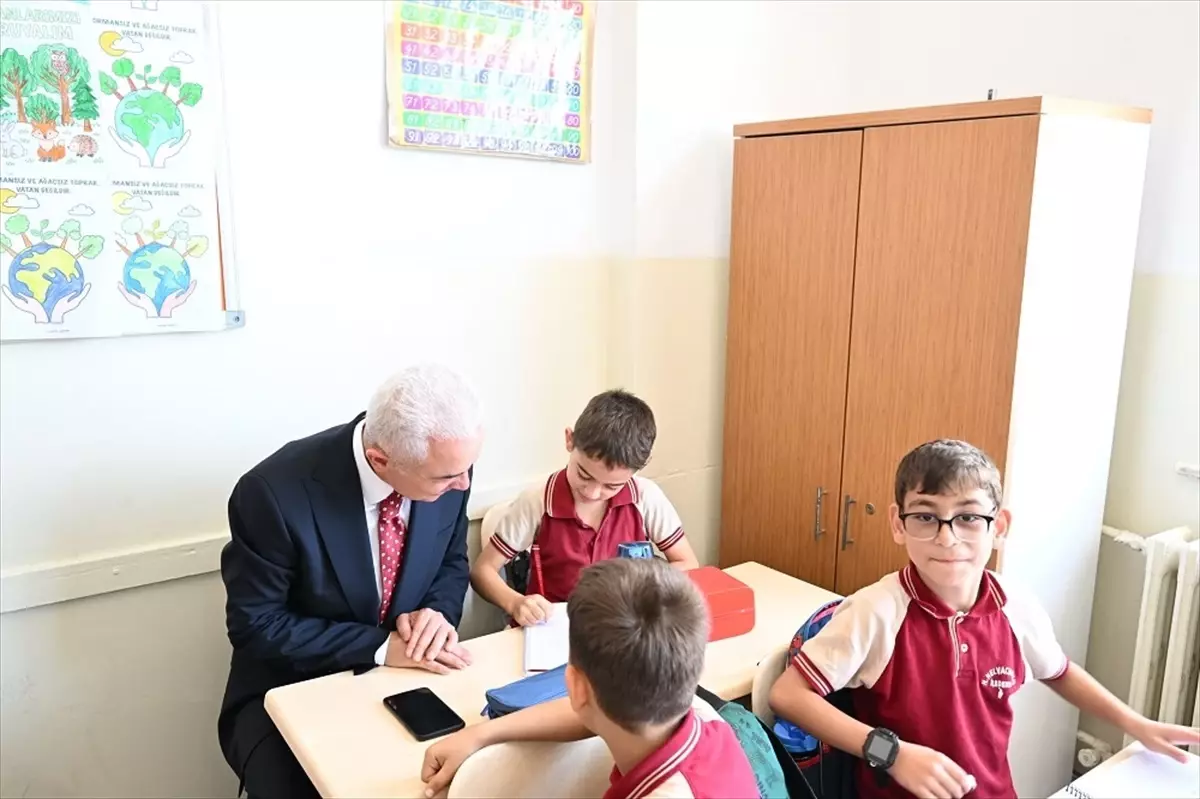 Kırklareli Valisi Uğur Turan, Öğrencilerle Bir Araya Geldi