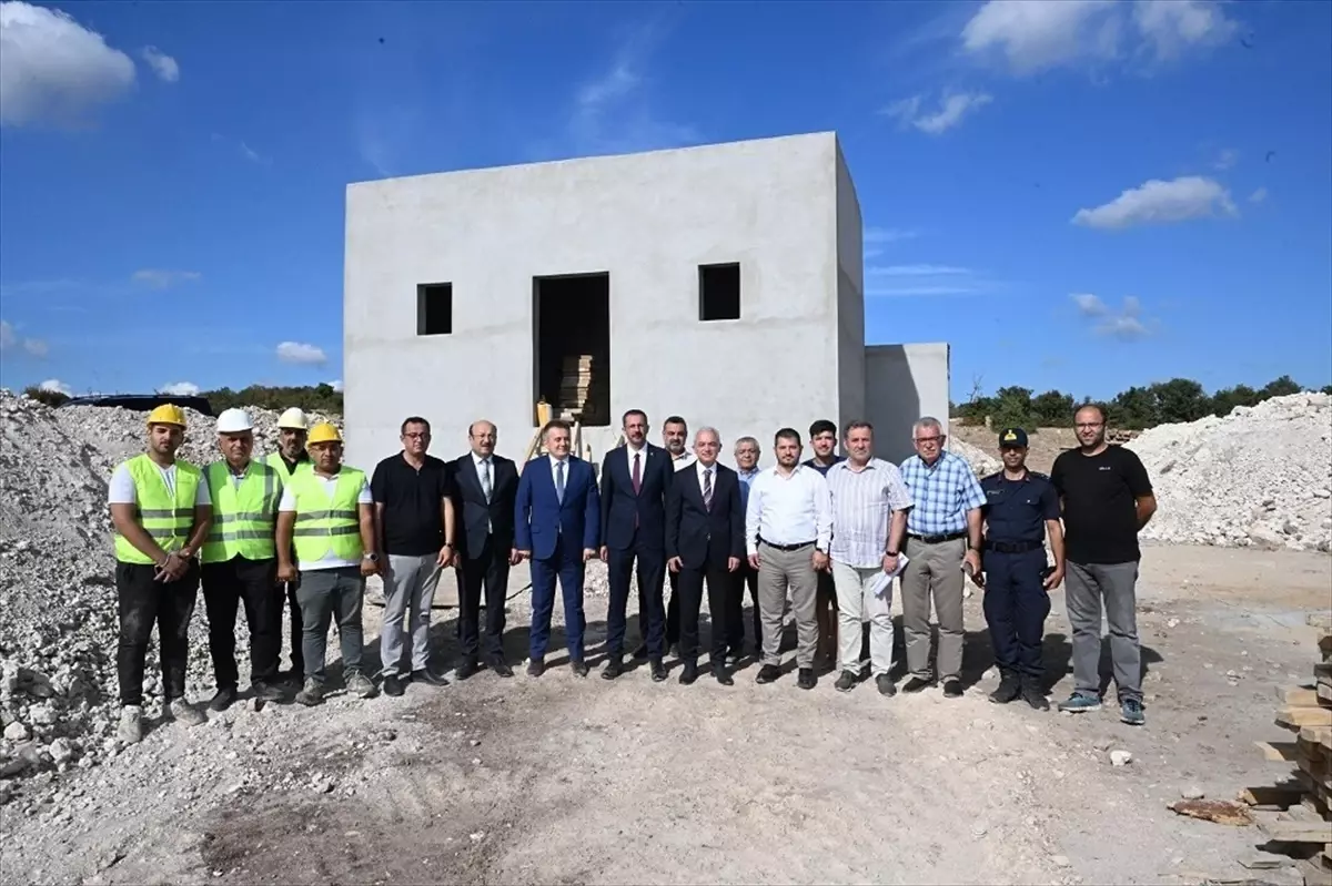 Kırklareli Valisi Erenler Köyü'nde Su Deposu İnşaatını İnceledi
