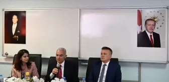 Kırklareli Valisi Uğur Turan Muhtarlarla Toplantı Yaptı