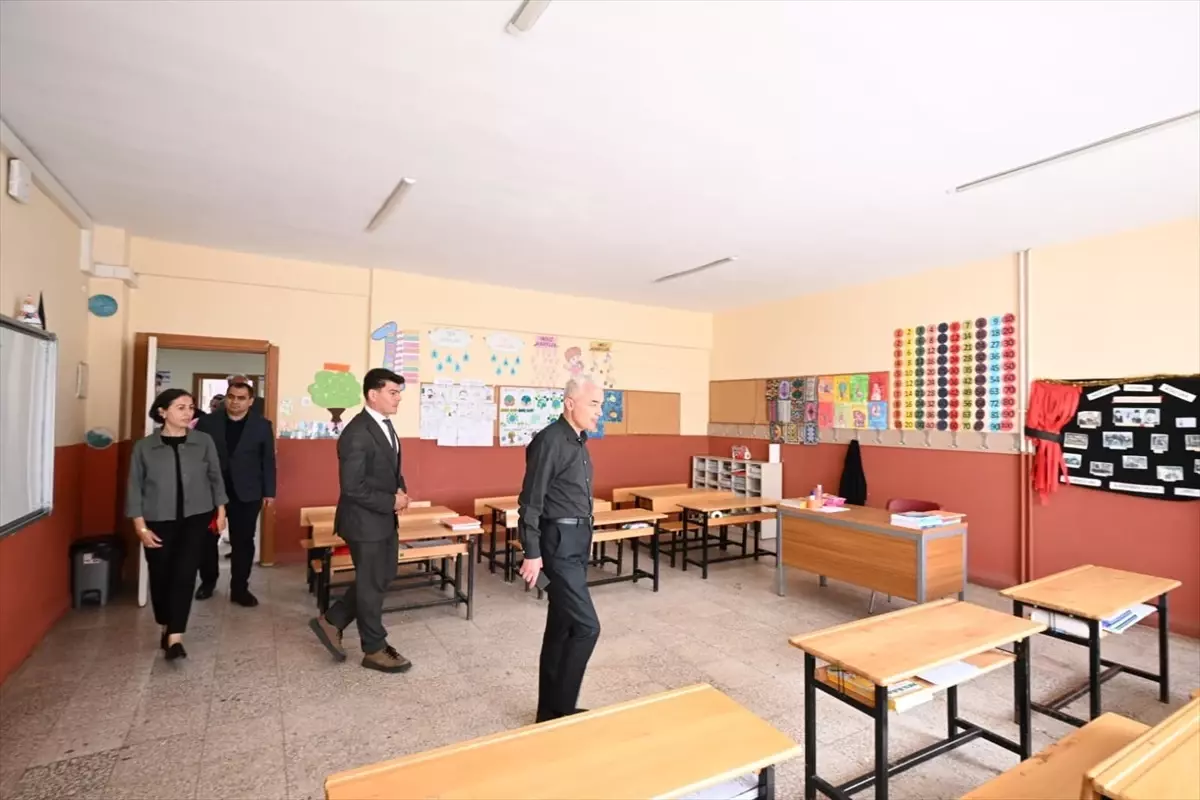 Vali Uğur Turan, Kırklareli'nde Köy Okullarını İnceledi