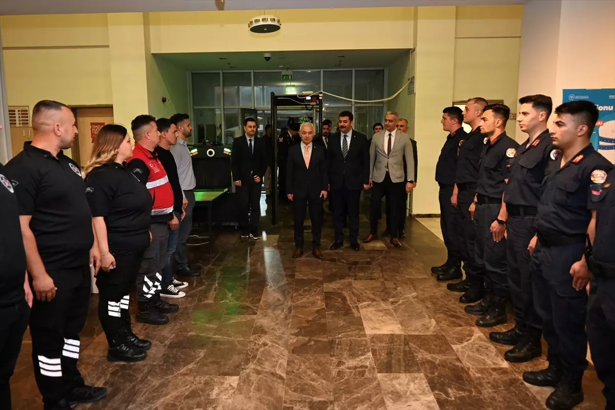Kırklareli Valisi Uğur Turan Pehlivanköy Geri Gönderme Merkezi'ni Ziyaret Etti