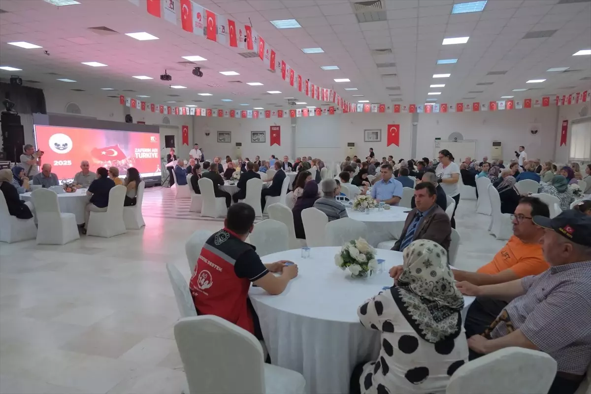 Kırklareli Valisi Turan şehit aileleri ve gazilerle bir araya geldi