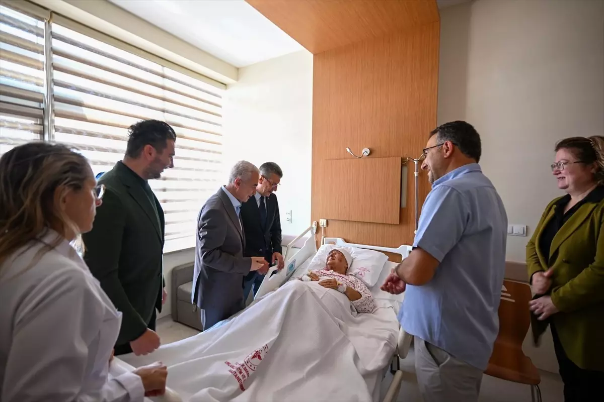 Kırklareli Valisi Uğur Turan Hastalara Geçmiş Olsun Ziyaretinde Bulundu