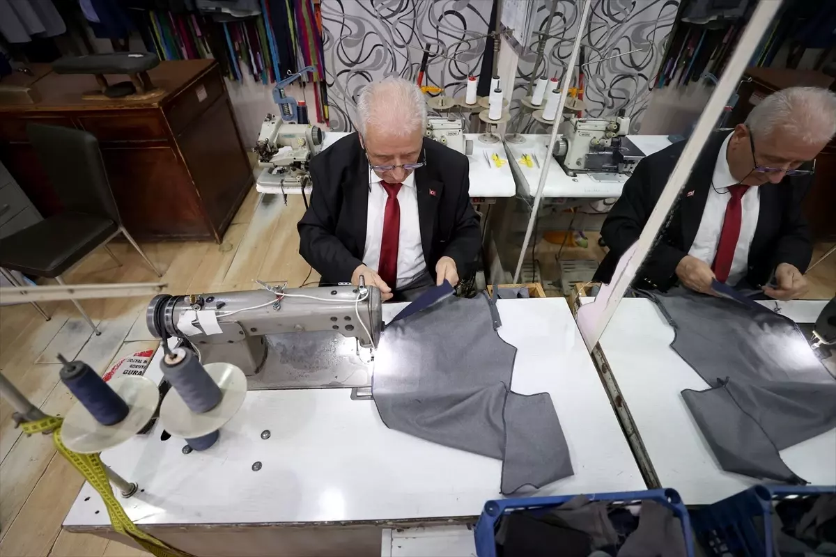 70 Yaşındaki Terzi Mustafa Tekin, 'Yılın Ahisi' Seçildi