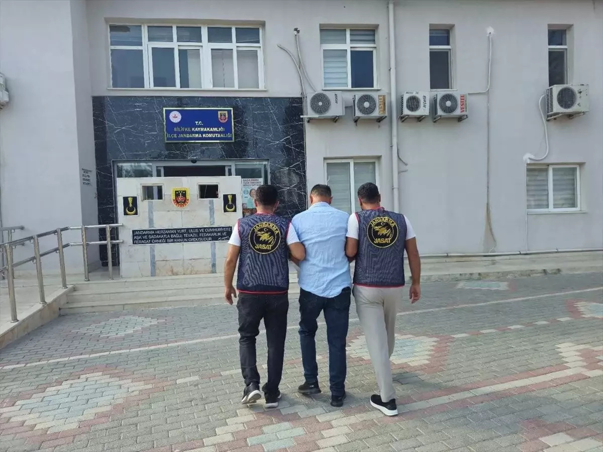 Interpol tarafından aranan dolandırıcı Mersin'de yakalandı