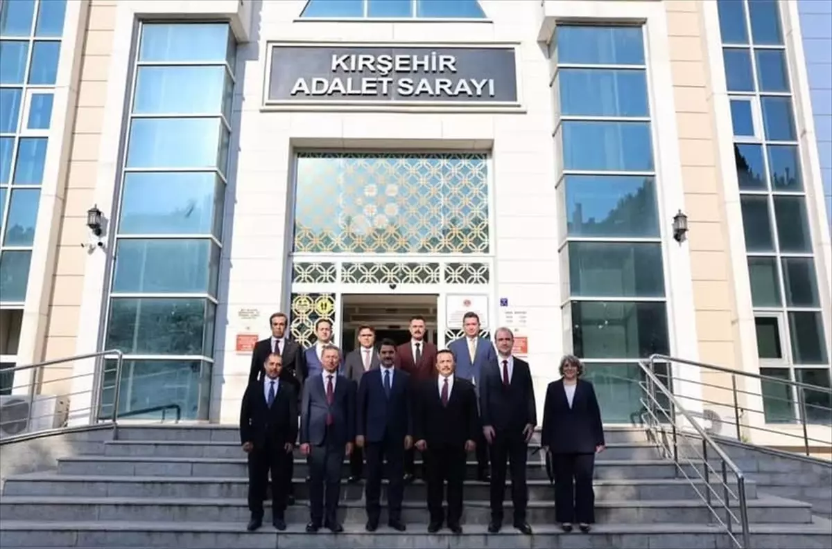 Kırşehir Kadastro Mahkemesi 'Sıfır Kadastro Dosyası' Hedefine Ulaşan İlk İl Merkez Adliyesi Oldu