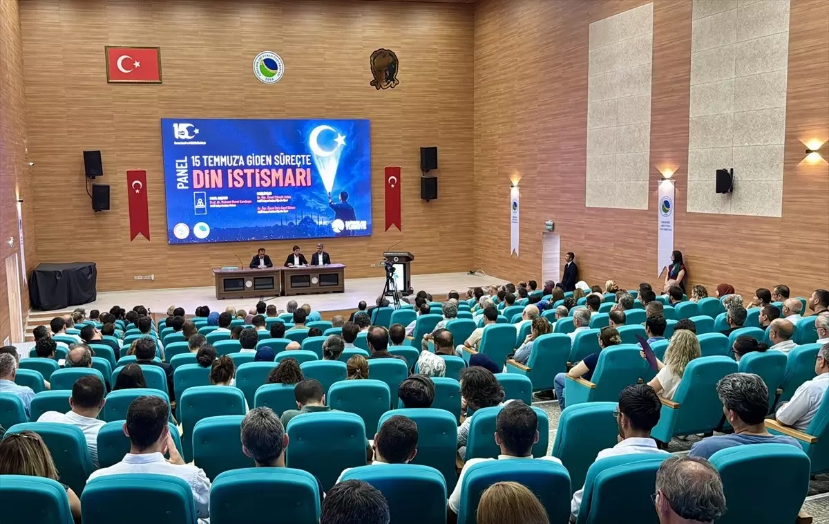 Kırşehir'de '15 Temmuz'a Giden Süreçte Din İstismarı' paneli düzenlendi