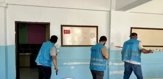 Kırşehir'de Yükümlüler Okul Bakımına Katkı Sağladı