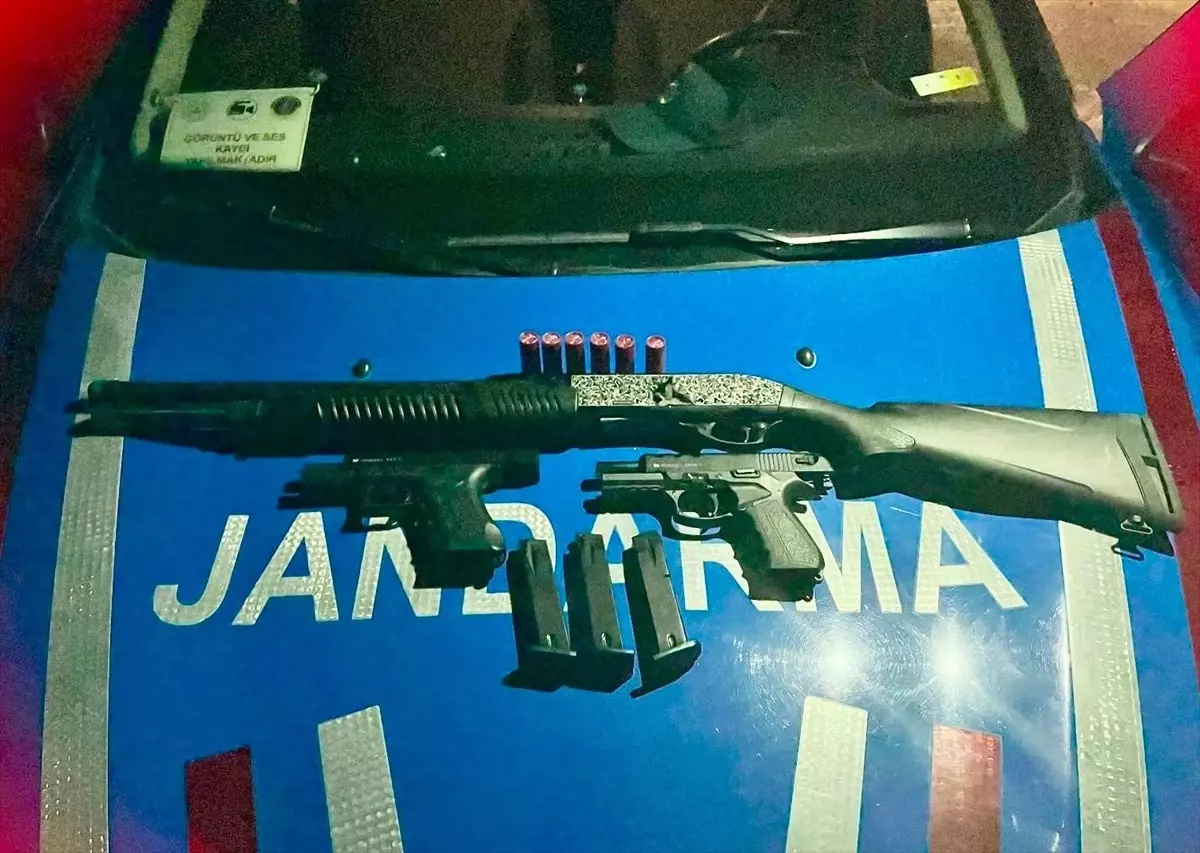 Kırşehir'de Düğün Denetimlerinde Havaya Ateş Eden Üç Kişi Yakalandı