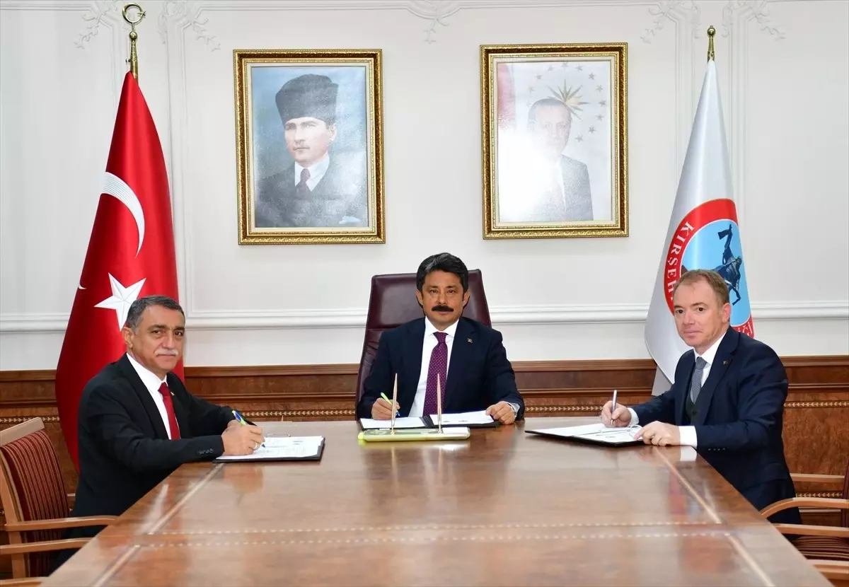 Kırşehir'de Muharrem Ertaş Güzel Sanatlar Müzik Ortaokulu için Protokol İmzalandı