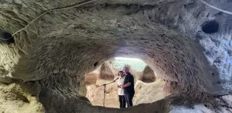 Kırşehir'de öğrenciler ilçelerini tanıtmak için sanatçıyla türkü söyleyip klip hazırladı