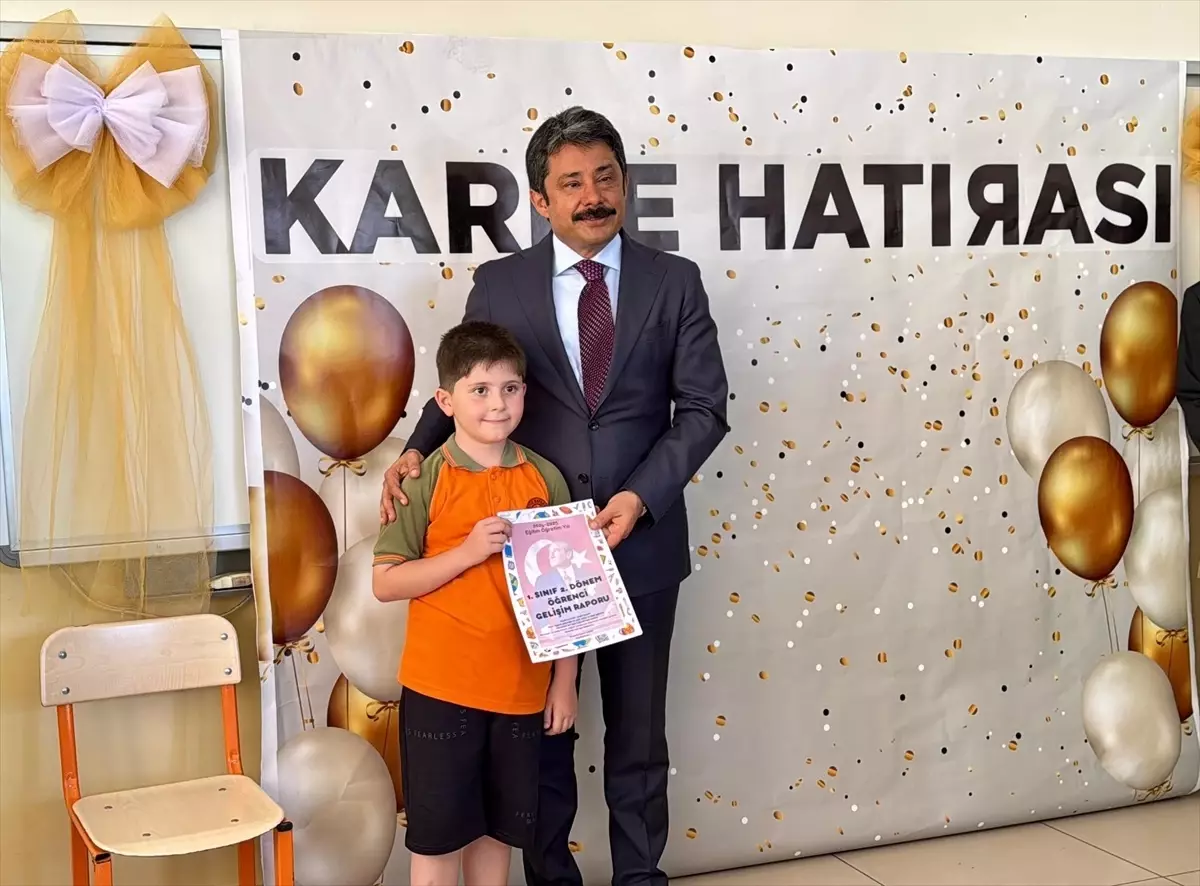 Kırşehir'de 43 Bin Öğrenci Karnelerini Aldı