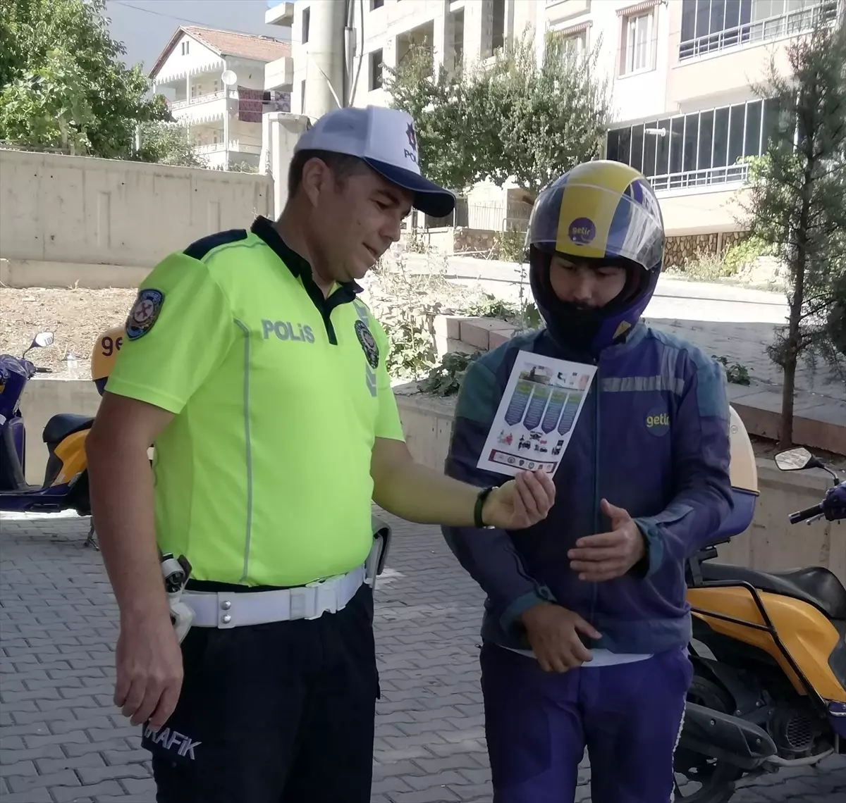 Kırşehir'de Motorlu Kuryelere Trafik Güvenliği Eğitimi