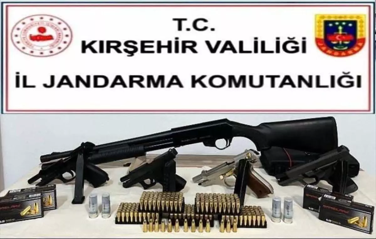 Kırşehir'de Ruhsatsız Silah Taşıyan 5 Şüpheli Yakalandı