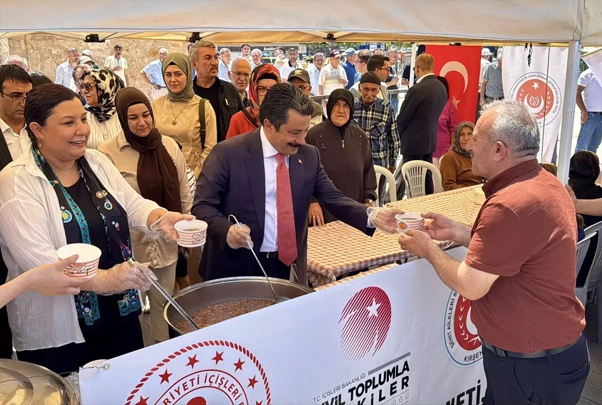 Kırşehir'de Şehitler İçin Aşure İkramı