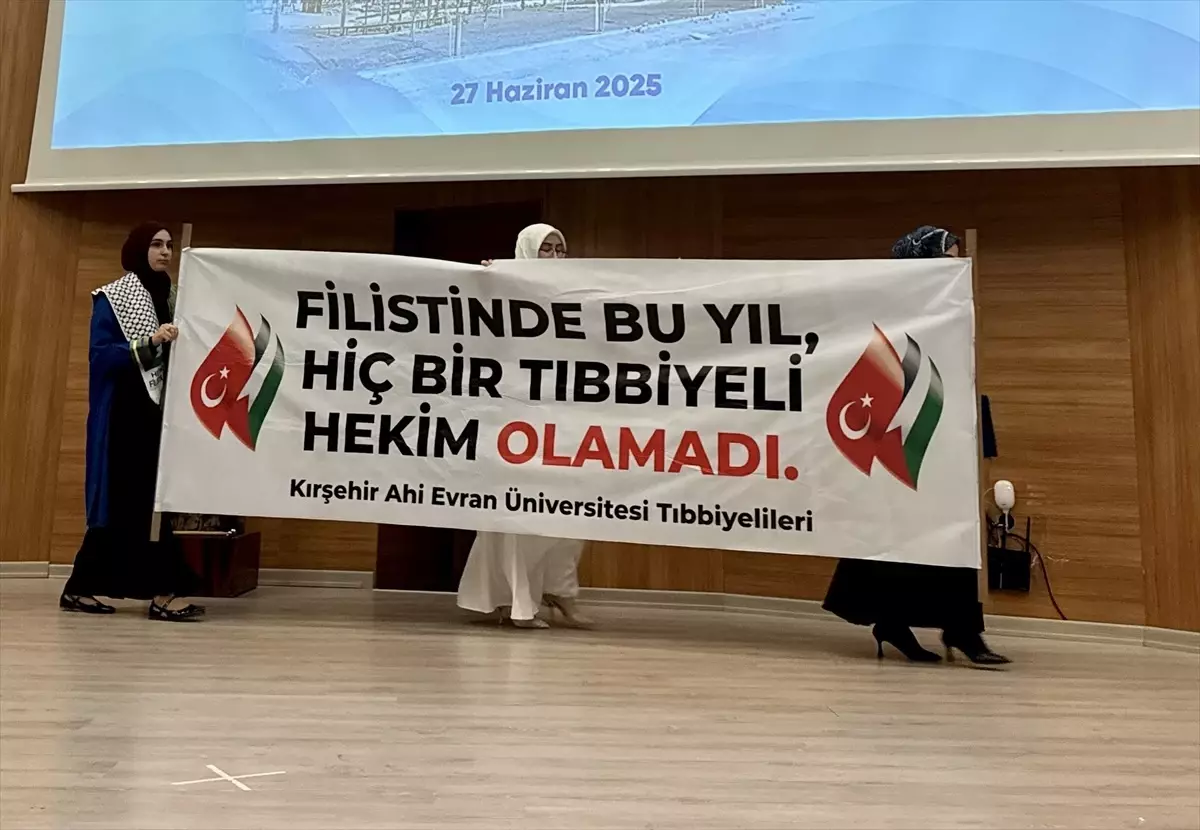 KAEÜ Tıp Fakültesi Mezuniyet Töreninde Filistin'e Destek