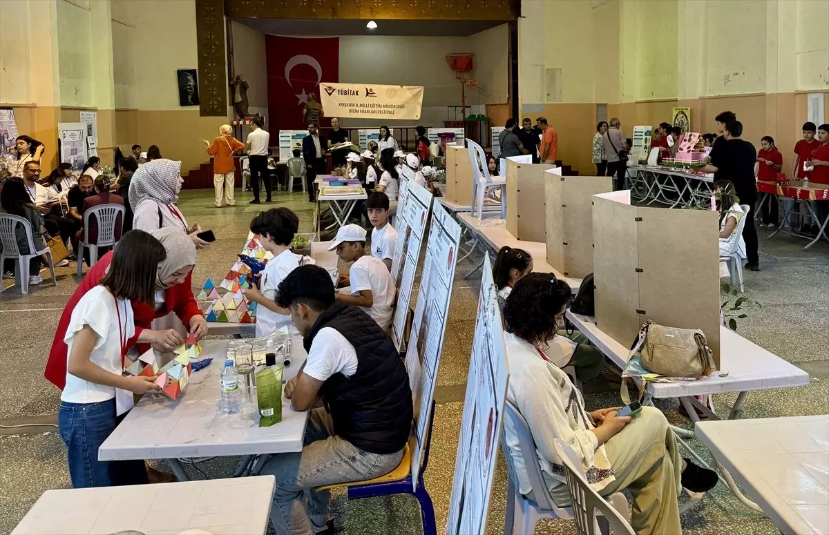 Kırşehir'de TÜBİTAK Bilim Fuarı Festivali Açıldı