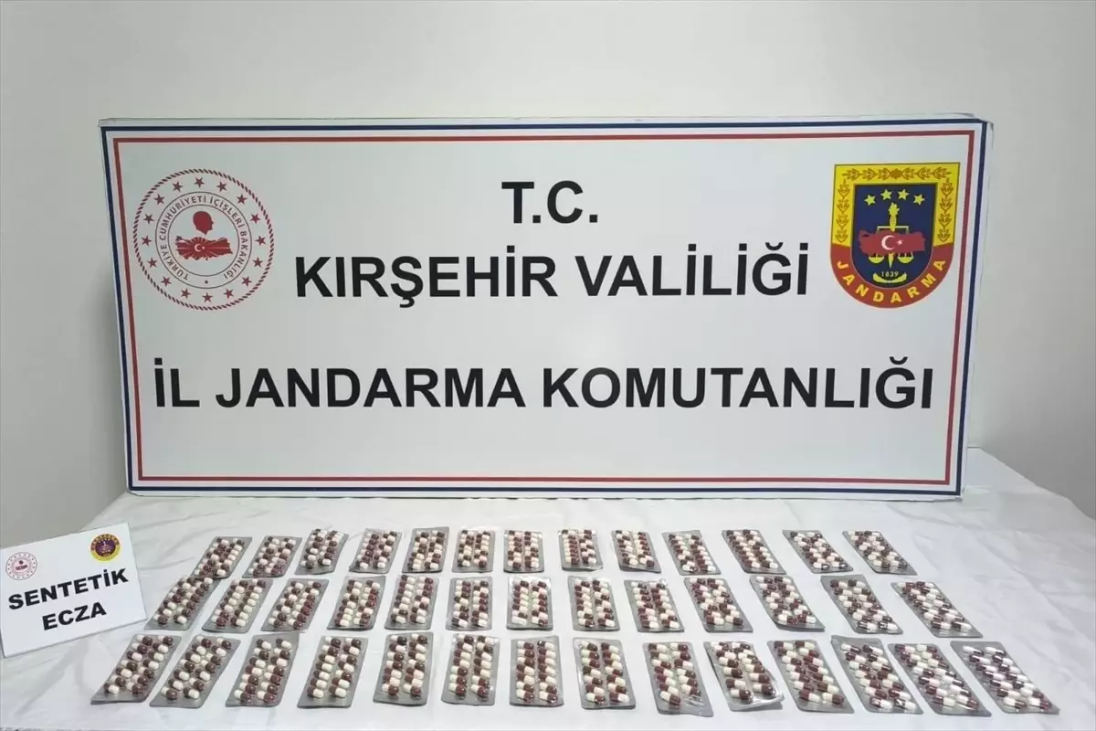Kırşehir'de Uyuşturucu Operasyonu: 557 Sentetik Hap Ele Geçirildi