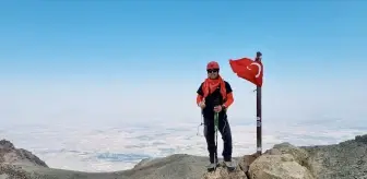 Kırşehirli Dağcılar Hasan Dağı'nda Zirveye Tırmandı