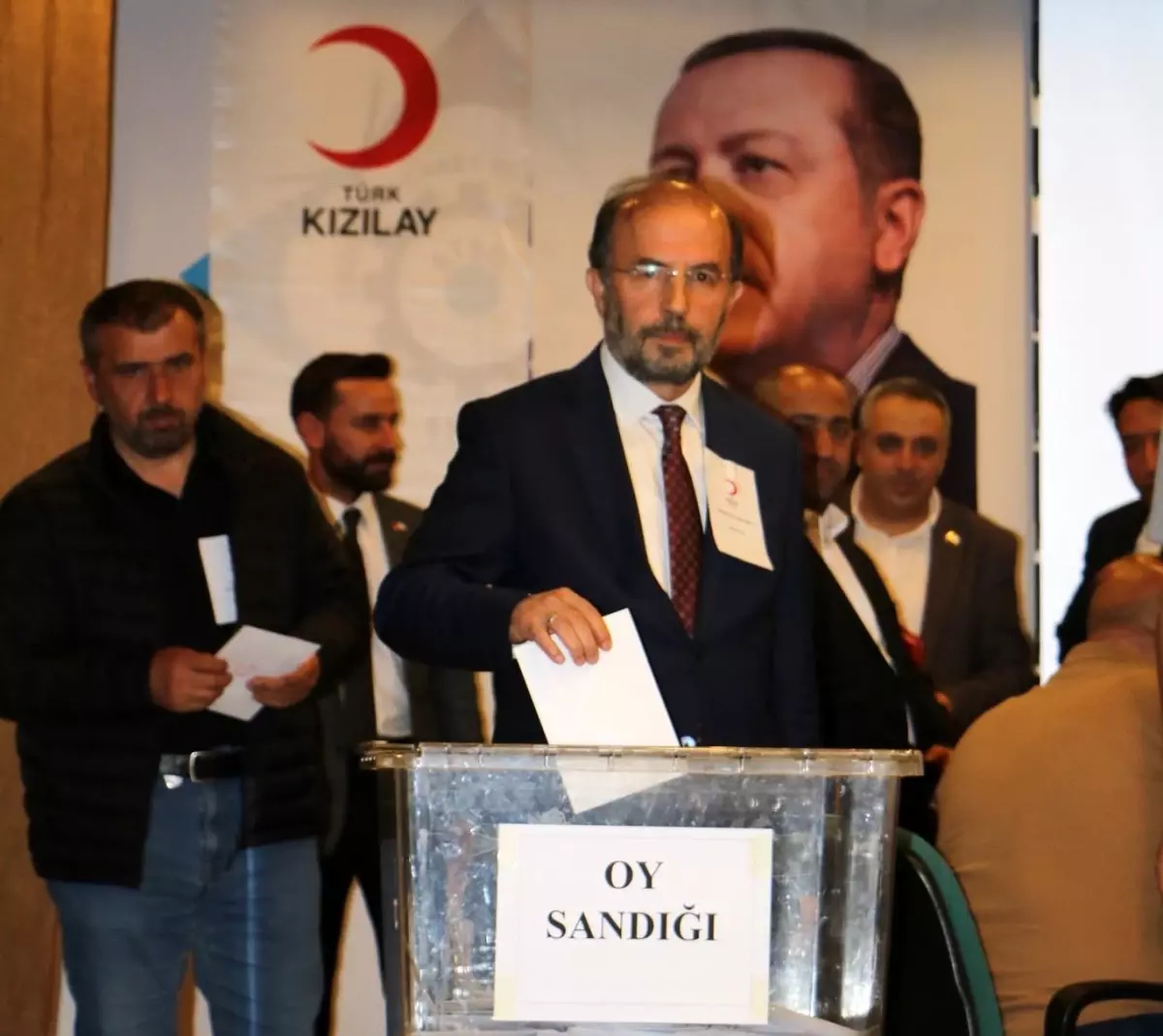 Dr. Hüseyin Bekmez Türk Kızılay Erzurum Şube Başkanı Seçildi