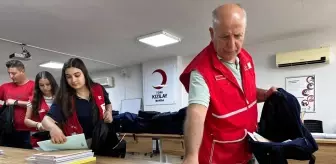 Kızılay'dan 3 Bin Öğrenciye Kırtasiye Yardımı