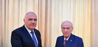 Kızılcahamam Belediye Başkanı Acar'dan Bahçeli'ye anlamlı hediye