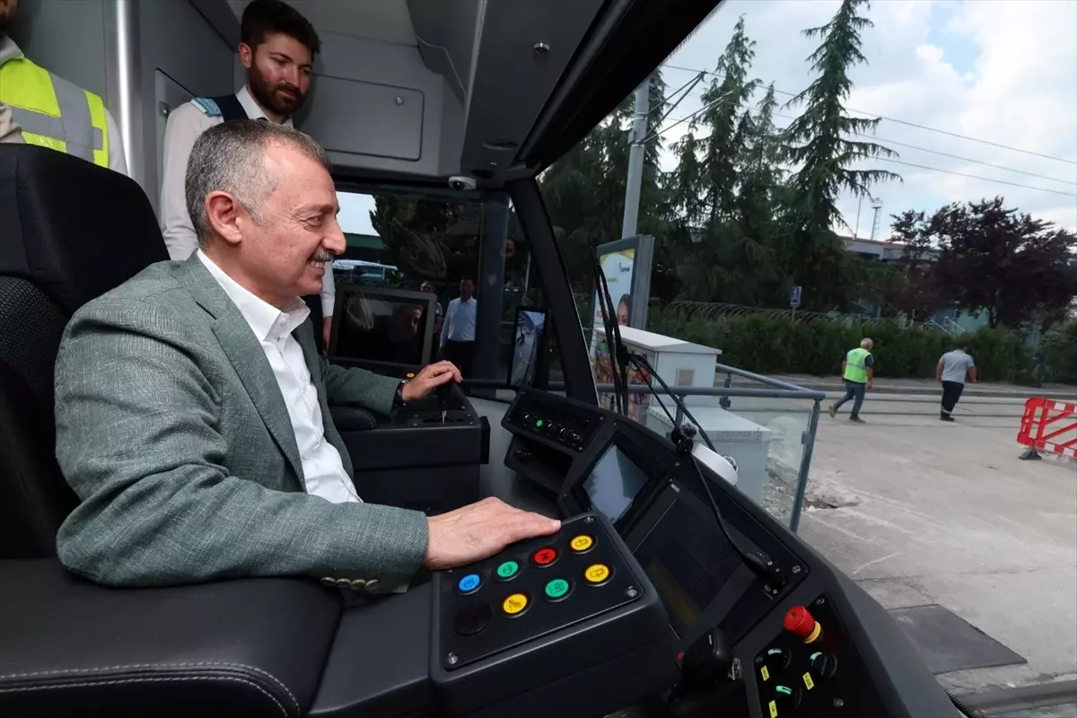 Kocaeli'de Alikahya-Stadyum Tramvay Hattı Test Sürüşü Yapıldı