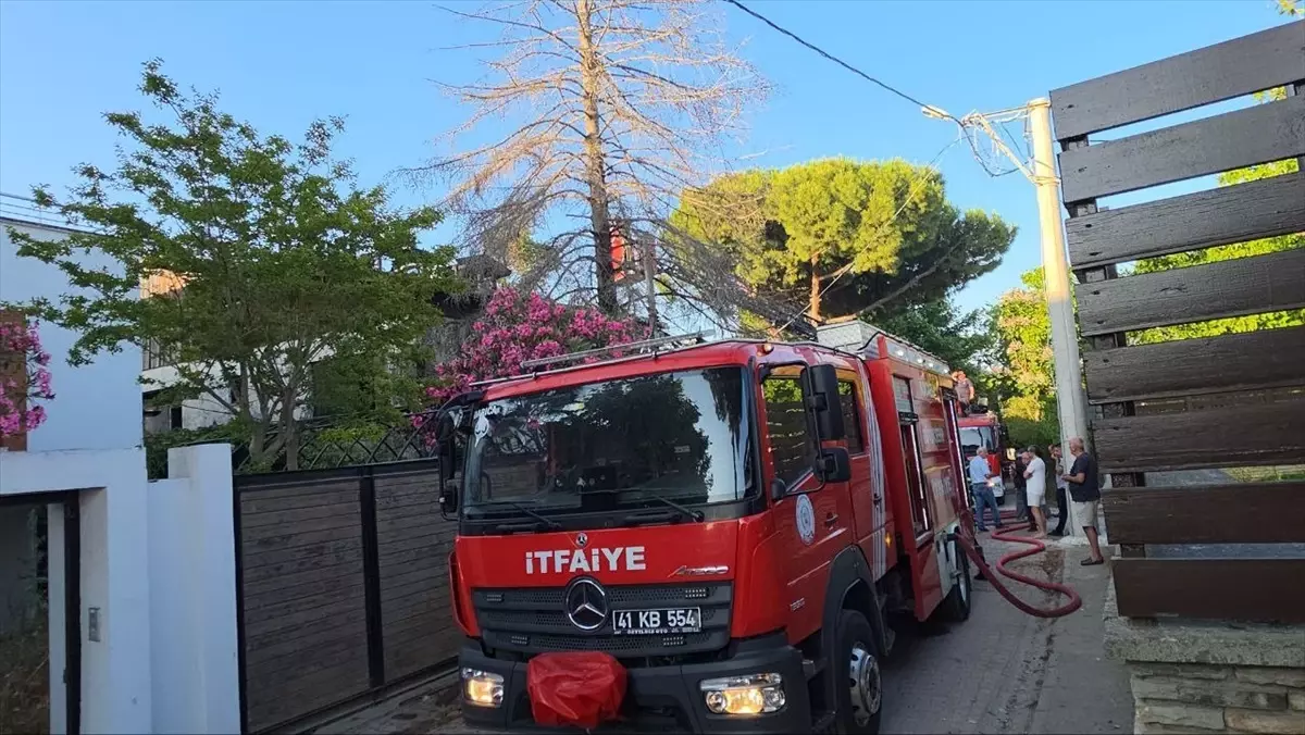 Darıca'da Müstakil Evde Yangın Çıktı