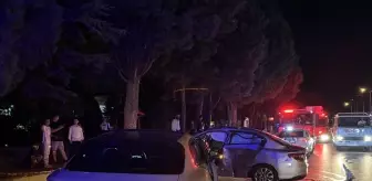 Kartepe'de Otomobil Çarpışması: 4 Yaralı