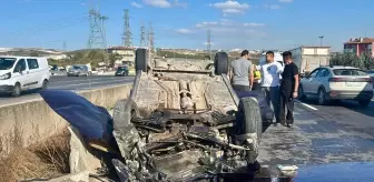 Dilovası'nda Otomobil Devrildi: 3 Yaralı