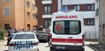 Gebze'de Kavga: İki Kardeş Bıçakla Yaralandı, Polis Memuru Düştü