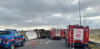 Kocaeli'de Karpuz Yüklü Tır Devrildi: 1 Ölü, 3 Yaralı