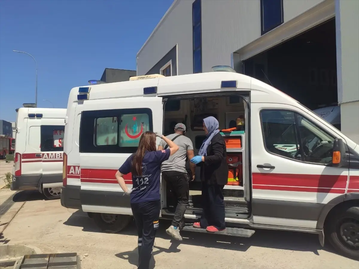 Dilovası'ndaki Fabrikada Yangın: 5 İşçi Hastaneye Kaldırıldı