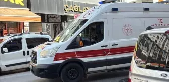 Kocaeli'de Elektrikli Bisikletle Hafif Ticari Araç Çarpıştı: 1 Yaralı