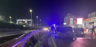 Kocaeli'de Trafik Kazası: 4 Yaralı