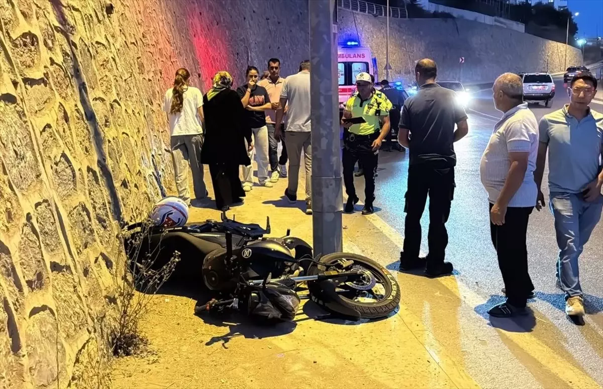 Kocaeli'de Motosiklet Kazası: 1 Yaralı