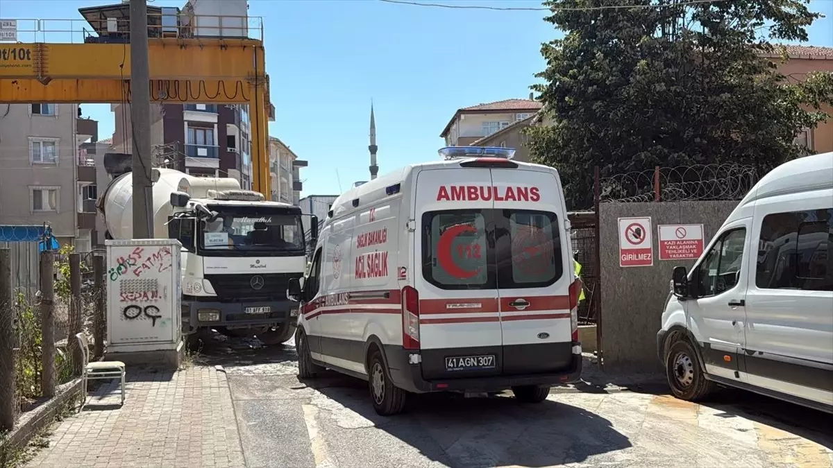 İnşaatta Koluna Taş Düşen İşçi Hastaneye Kaldırıldı
