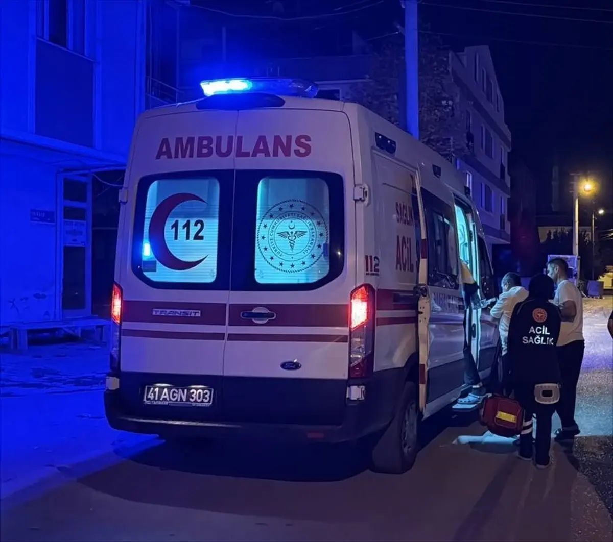 Darıca'da Merdivenlerden Düşen Adam Hastaneye Kaldırıldı