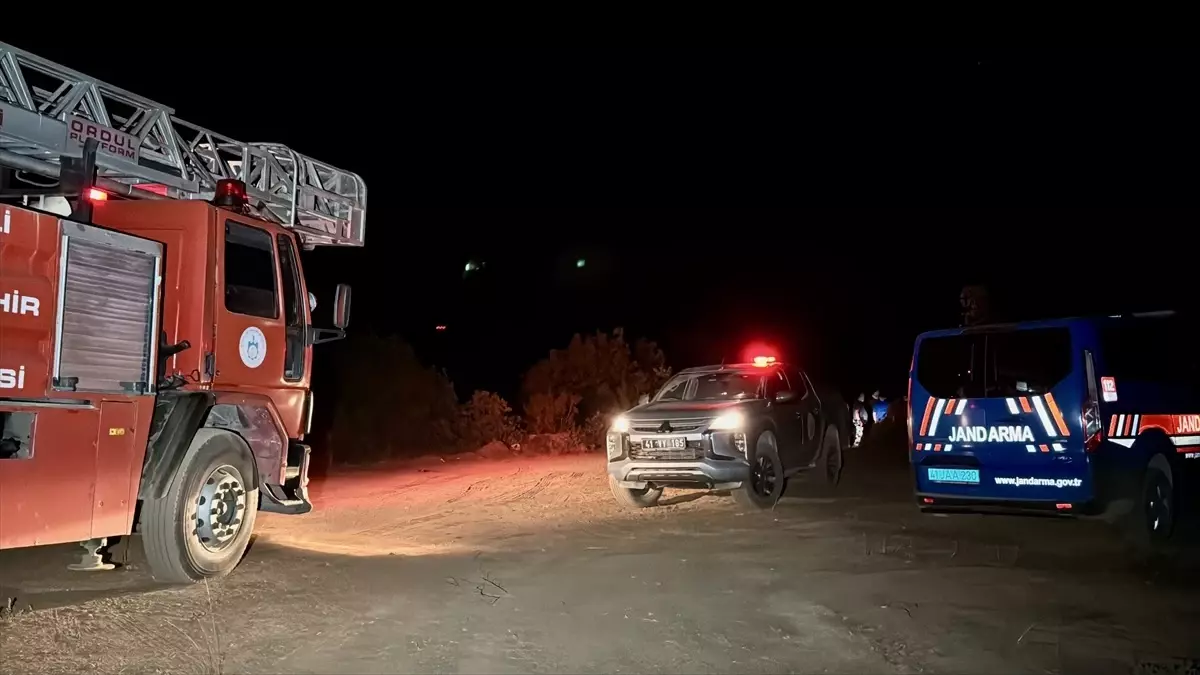 Kocaeli'de Orman Yangını Kontrol Altına Alındı