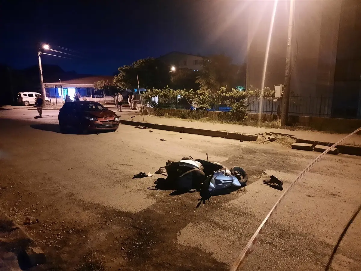Gölcük'te Motosiklet Kazası: Sürücü Hayatını Kaybetti, Oğlu Ağır Yaralı