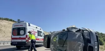 Kandıra'da Takla Atan Otomobildeki 5 Kişi Yara Almadan Kurtuldu