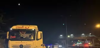 Kocaeli'nde Motosiklet Tırla Çarpıştı: 1 Ölü